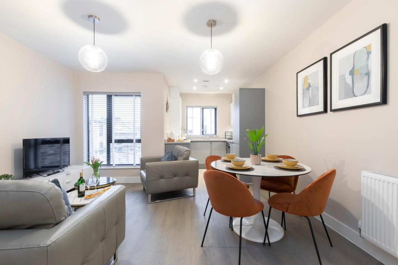 Elliot Oliver - Chic 2 Bedroom Town Centre Apartment Cheltenham Eksteriør bilde